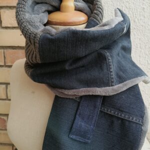 Bufanda reciclada con punto gris