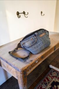 Riñonera reciclada Blue Jeans